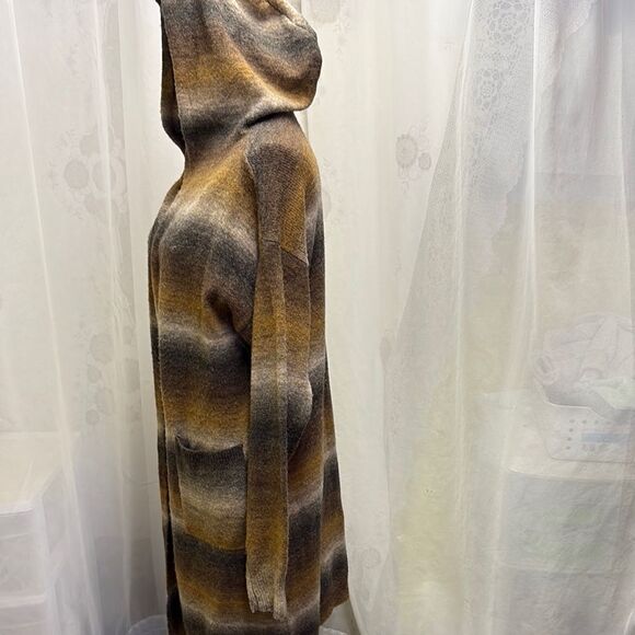 Striped Hooded Women's Sweater - Picture 3 of 4